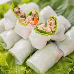 ร้านก๋วยเตี๋ยวลุยสวนคุณฝน (ตลาดหลังการบินไทย) สาขา Cosmo เมืองทองธานี สาขา คอสโม เมืองทองธานี