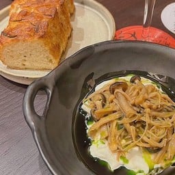 Foccacia with Cheese & Pickled Mushroom, Spring Onion Oil