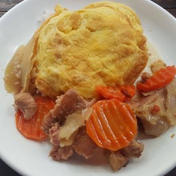 ข้าว กระดูกอ่อนหมูตุ๋น