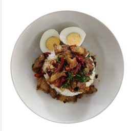 กระเพรา ราดข้าว