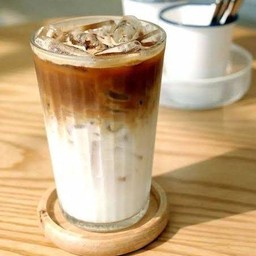 คาราเมลมัคคิอาโต้เย็น Caramel macchiato ice