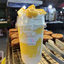 สมูทตี้มะม่วงโยเกิร์ต+วิปครีม