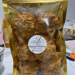 คุกกี้คอนเฟลก ผสมเม็ดมะม่วงหิมพานสับและลูกเกด