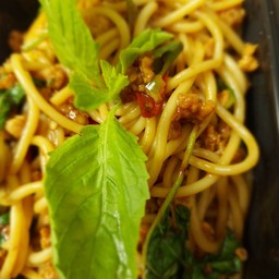 สปาเก็ตตี้กะเพราหมูสับ