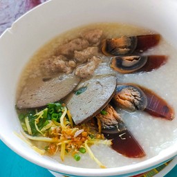 โจ๊กหมูไข่เยี่ยวม้า