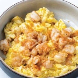 ไข่ขยี้กุ้ง