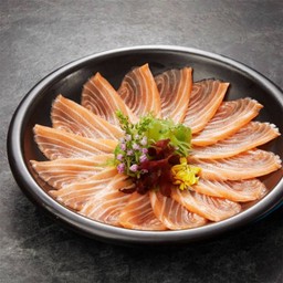 Salmon Usuzukuri ปลาแซลมอนแล่บาง