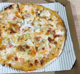 พิซซ่าแป้งสดหน้าค้อกเทลกุ้งขนาด 8นิ้ว 6ชิ้น