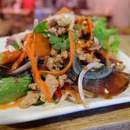 ยำไข่เยี่ยวม้า