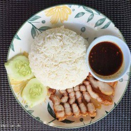 ข้าวสามชั้นทอดน้ำปลา