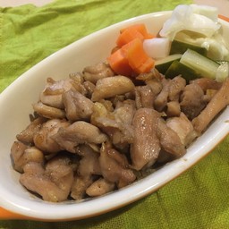 ข้าวราดไก่ผัดกระเทียมพริกไทยดำ