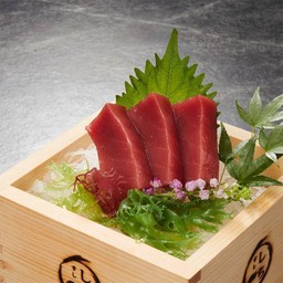 Akami Sashimi ปลาทูน่าส่วนเนื้อแดง