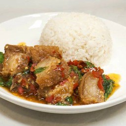 ข้าวกระเพาหมูกรอบ