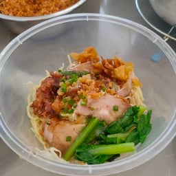 บะหมี่แห้งหมูทอด