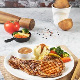 สเต็กพอร์คชอร์พพริกไทยดำ ซอสแอปเปิ้ล