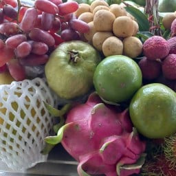 โก๋ผลไม้ แยกอนุบาลนครนายกปิดลานดิน หลัง 17:00 น ขายที่ตลาดโต้รุ่งสวนหลวง เทศบาลเมือง นครนายก