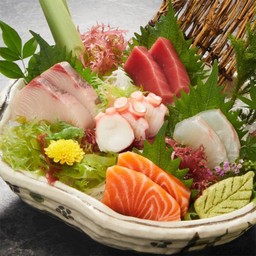 Ume Sashimi ปลาดิบรวม 5 อย่าง