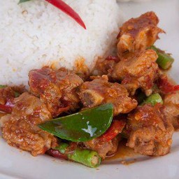 ผัดพริกแกงเนื้อ