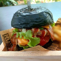 แบล็คเบอร์เกอร์พอร์คชีส