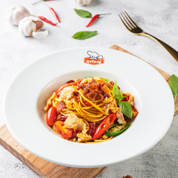 สปาเก็ตตี้เบคอน กระเทียมพริกแห้ง