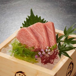 Otoro Sashimi ปลาทูน่าส่วนท้องมันพิเศษ