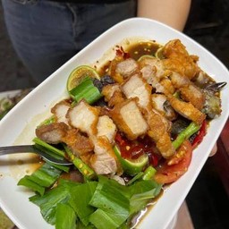 เหลาหมูทอด