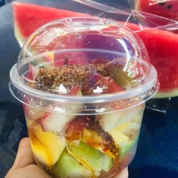 ยำผลไม้สดรวมมิตร