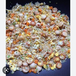 ข้าวผัดใส้กรอก