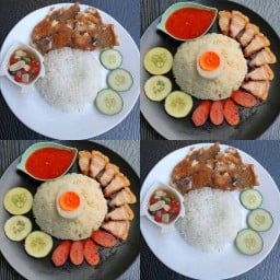 ข้าวปลาแกะ + ข้าวหมูกรอบ ราคาพิเศษ