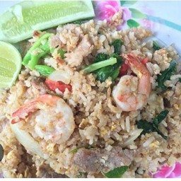 ข้าวผัดรวมมิตร
