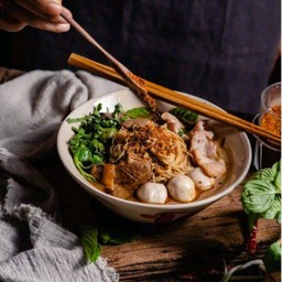 ก๋วยเตี๋ยวเรือหมูพิเศษ