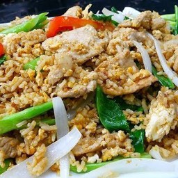 ข้าวผัดหมูชิ้น