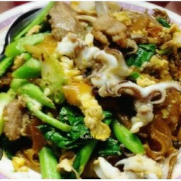 ผัดชีอิ้วปลาหมึก