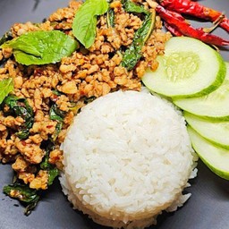 ข้าวกะเพราหมูสับพริกแห้ง