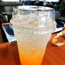 ส้ม โซดา