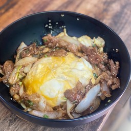 ข้าวหมูเกาหลีไข่ข้น