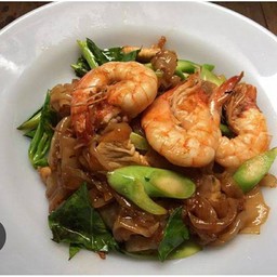 ผัดชีอิ้วกุ้ง