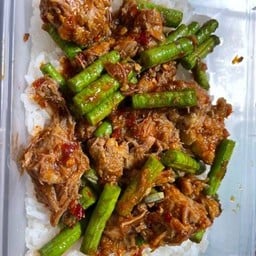 พริกแกง หมูตุ๋น