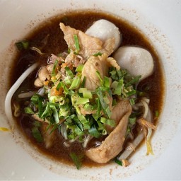 เกาเหลาหมูน้ำตก(หมูสด ลูกชิ้น)