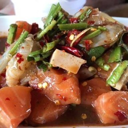 ตำเหลาแซลม่อนกุ้งสดหมูยอ