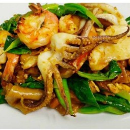 ผัดชีอิ้วรวมมิตร