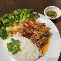 ข้าวหมูอบ บ้านเรา