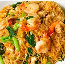 ผัดมาม่าทะเล