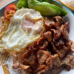 ข้าวหมูกระเทียม อันนี้ต้องสั่งจ้า