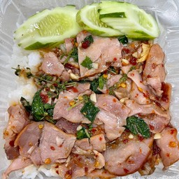 ข้าวกระเพราเบคอน