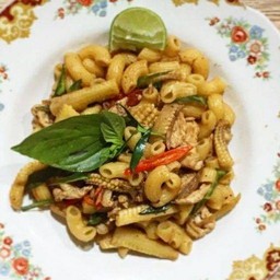 ผัดมักโรนีขี้เมา