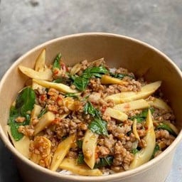 กะเพราหมูสับหน่อไม้