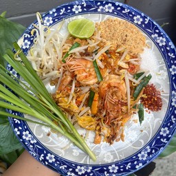 ผัดไทยกุ้งสด