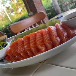 แซลม่อนซาซิมิ