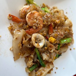 ผัดซีอิ้วเส้นใหญ่ทะเล